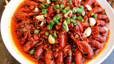 【微生活】@綦江人,麻辣小龙虾vs蒜蓉小龙虾,你的选择