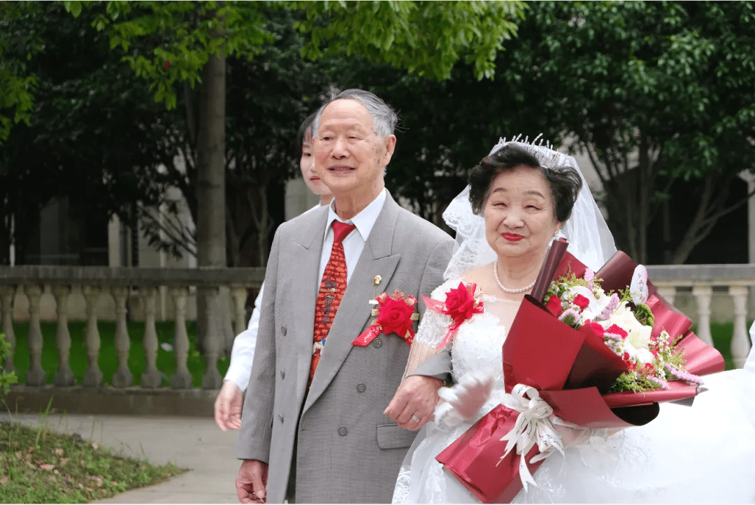 牵手60年合众优年养老社区为老人办钻石婚庆典