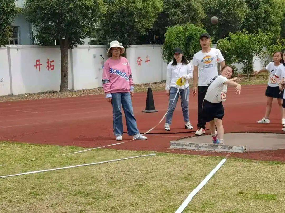 龙山镇举办第十一届小学生田径运动会 喜迎建党100周年