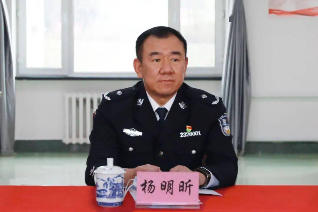 杨明昕监狱长表示,对局现场推进组反馈的意见和建议,诚恳接受,立改立