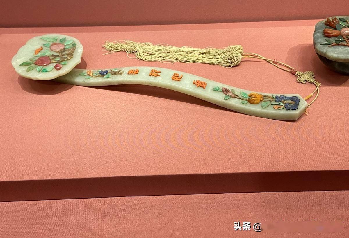 故宫如意展上的青玉如意