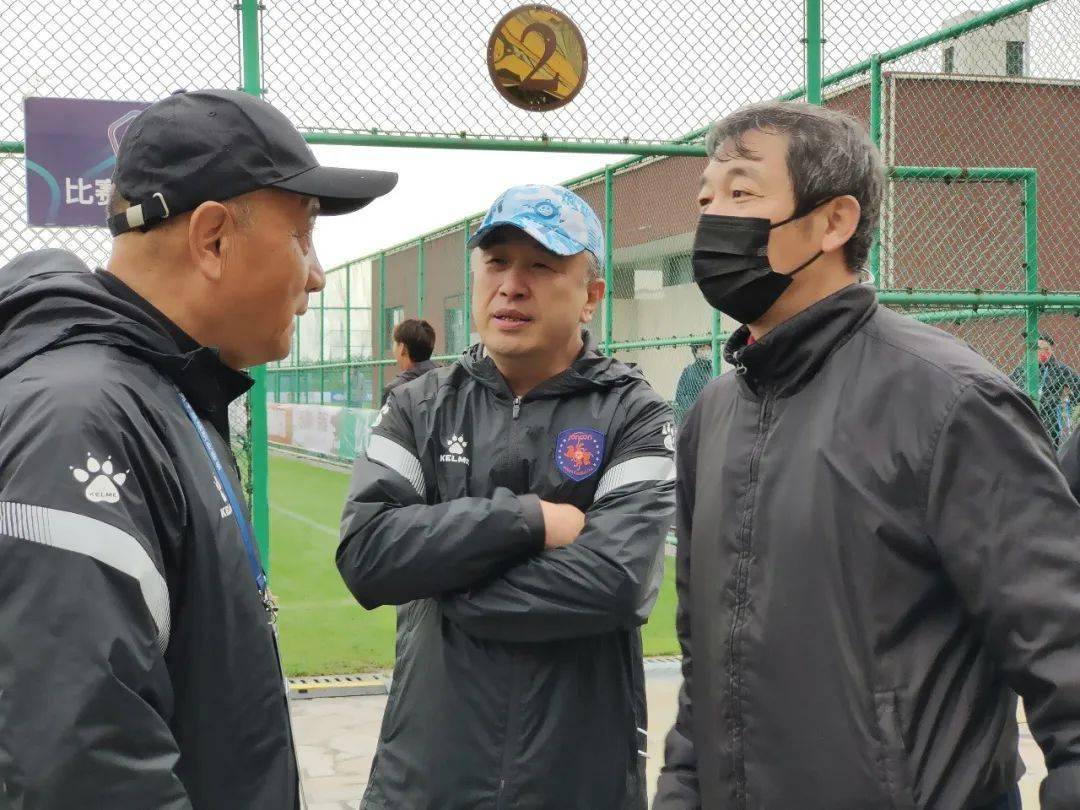 海牛首秀雨战憾负 杨鹏鸣主席乔伟光董事长亲临现场勉励将士
