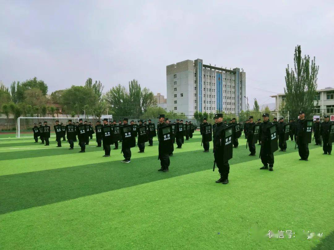 警院风采今天小编就带大家走进青海警院走近训练中的警院学子用自己的