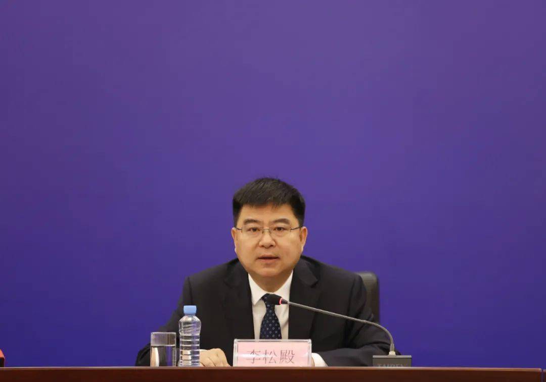 南昌市政府党组成员,副市长李松殿