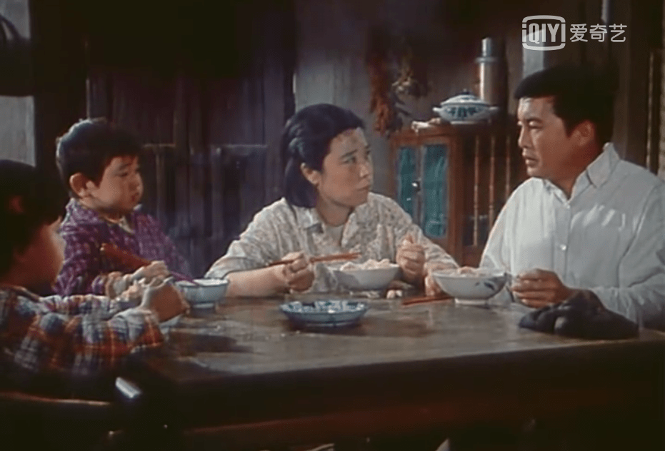 《喜盈门》上映30年,一想起爷爷吃饺子这段剧情还是会