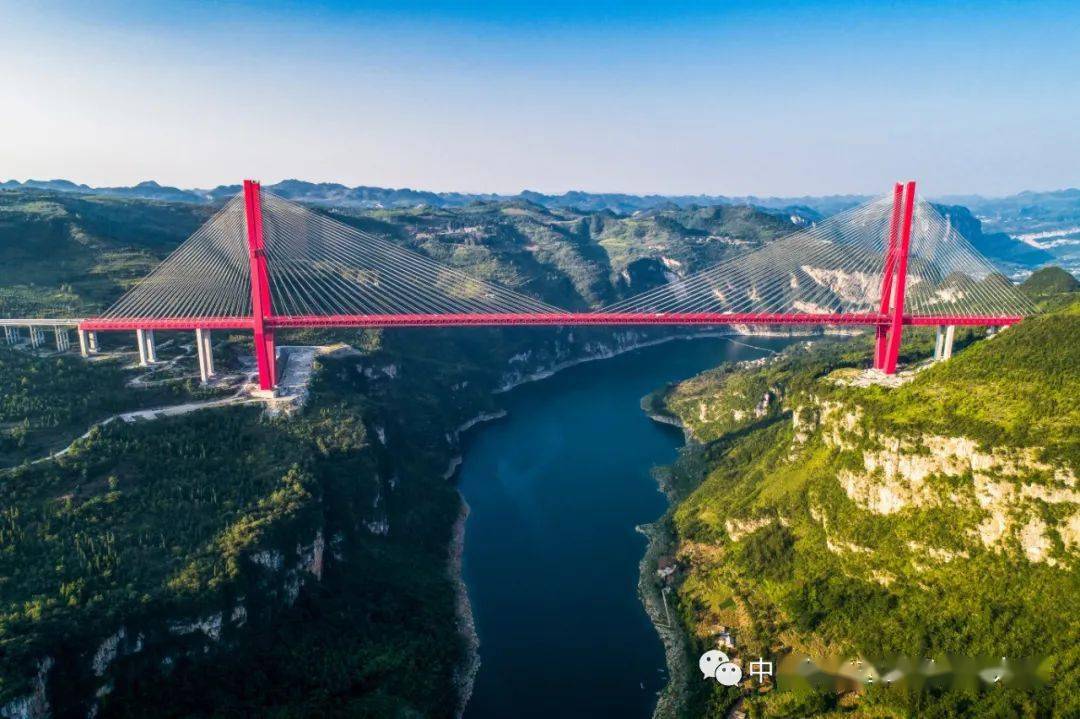 图片来源-中共平塘县委宣传部 鸭池河大桥 鸭池河大桥主跨长达 800