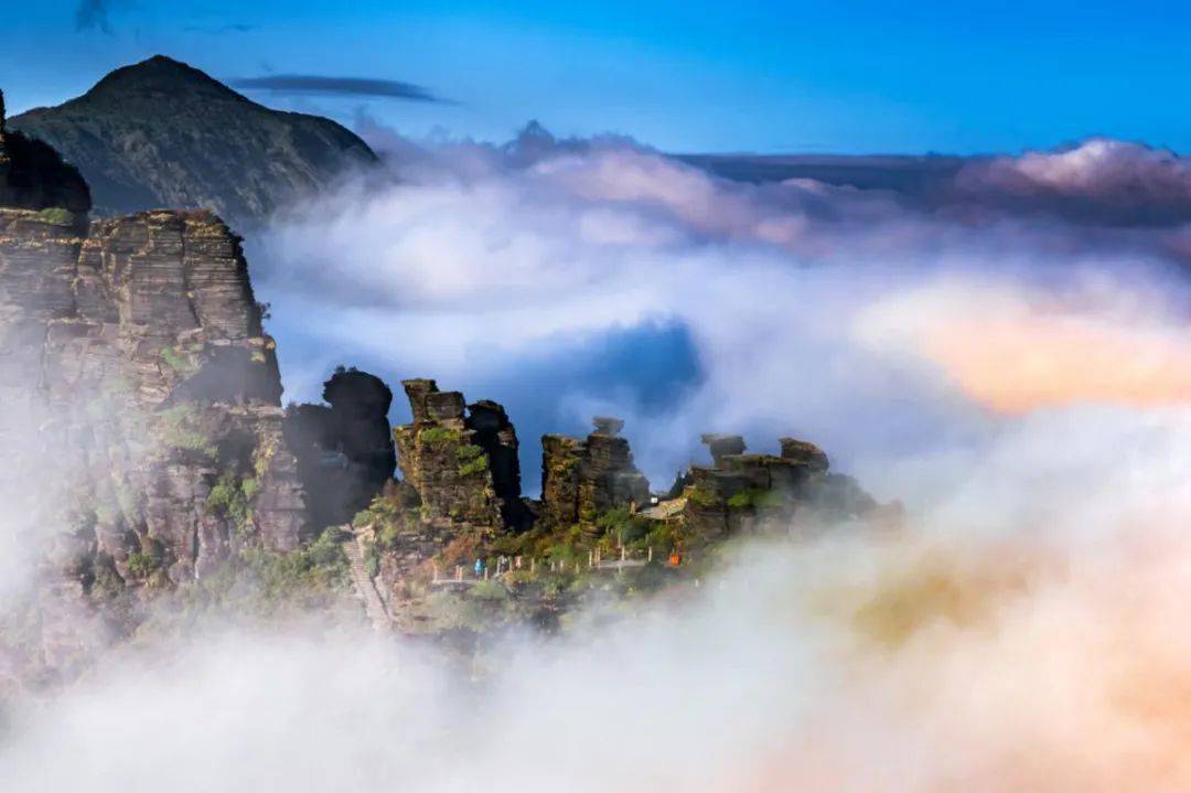 武陵山脉主峰梵净山.