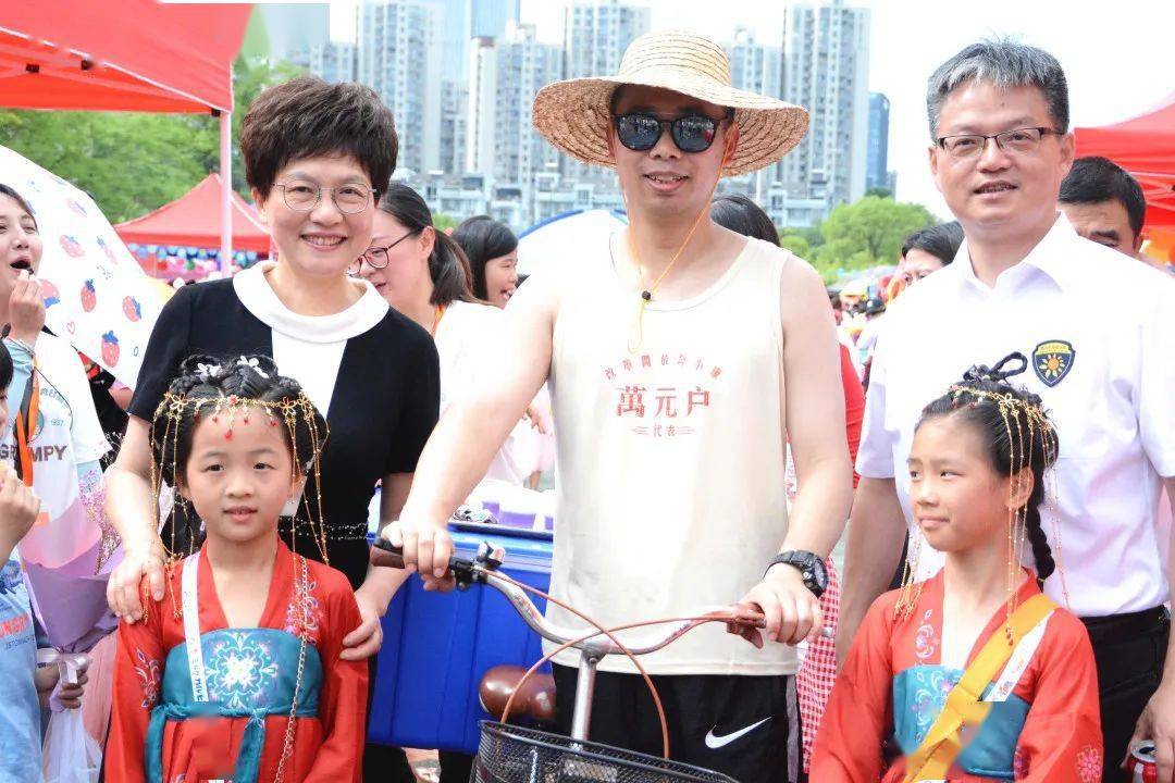 因爱相聚 携爱出征 | 这个六一,"娘家人"与"萧伢儿"这样过
