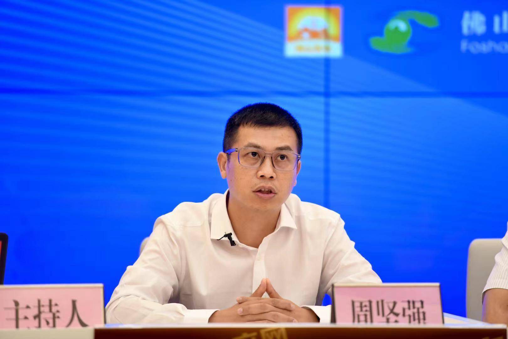 关于如何界定72小时核酸检测阴性证明的时间要求,周坚强表示,时间以做