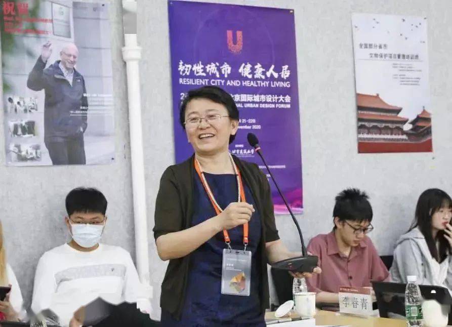 马晓轩介绍工程实践创新中心实践教学与会师生参观北京建筑大学工程