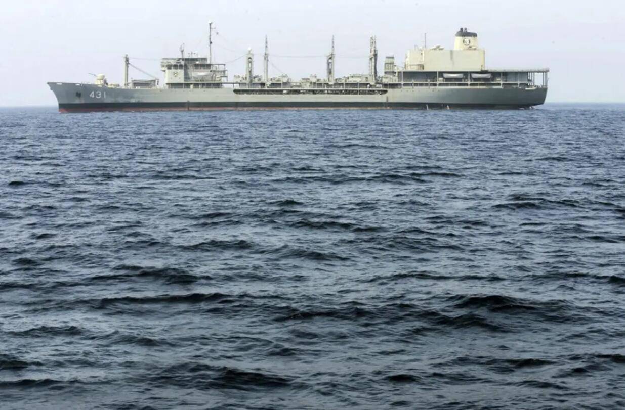 伊朗海军最大军舰沉没?其实人家还有一艘12万吨级"巨舰"