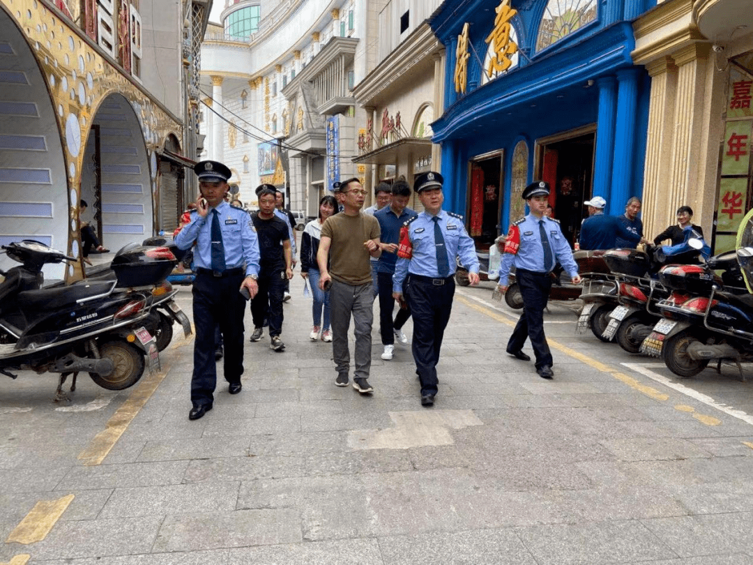 张华勐调研景德镇市中心城区智慧停车场项目