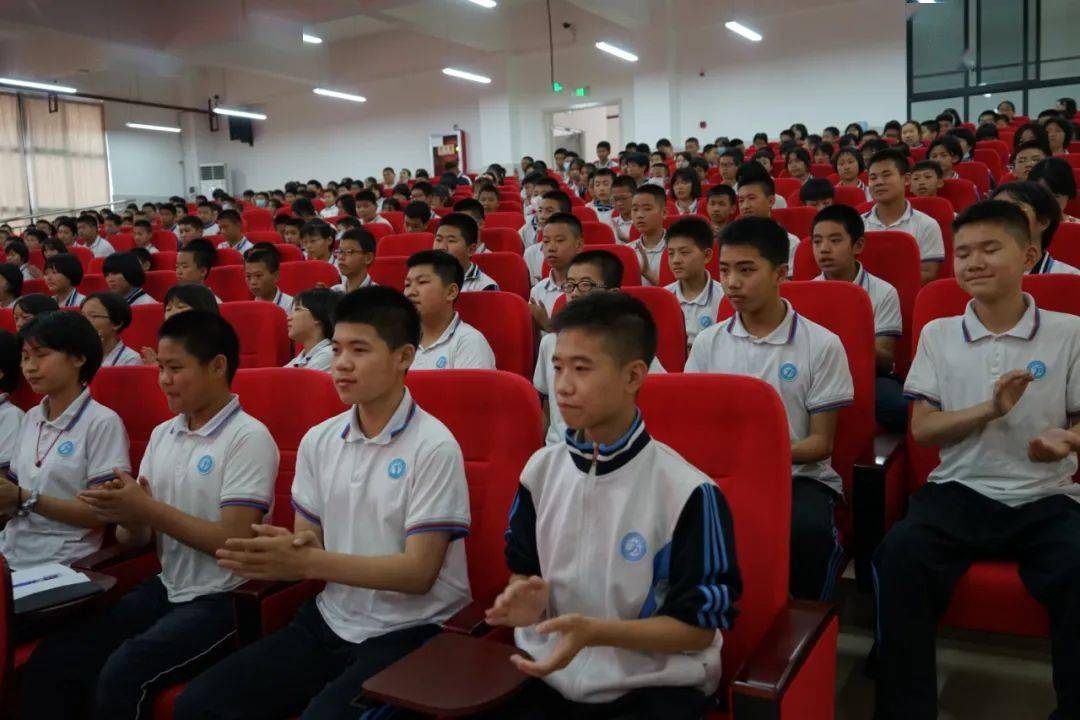 为了进一步激励同学们奋发向上,鼓舞学习热情,6月9日,西安市五环中学