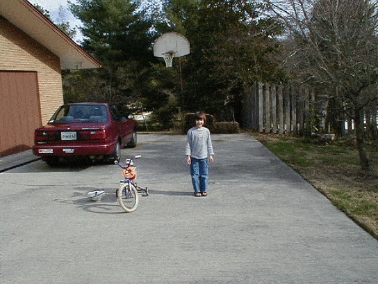 图源:soogif直到最近,父亲住院,病痛折磨下的他不忘向主管医生吹嘘我