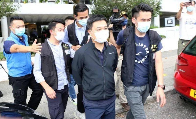 今早! 《蘋果日報》總編輯等被捕_香港特區政府