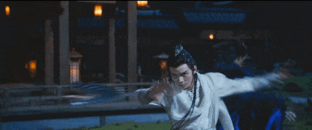 欧阳克突然找到梅超风,设局夺取九阴真经,受伤的梅超风恰好被黄药师