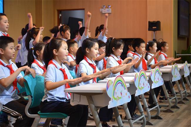 棚户区小学变身滨江秀校上师大附属杨浦滨江实验小学揭牌