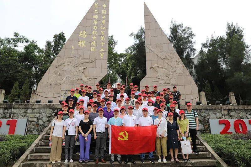 台州市中西医结合医院医共体组织党员赴坞根镇红色教育基地参观学习