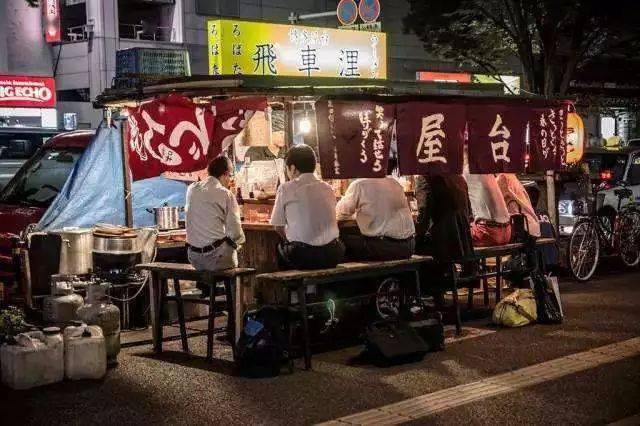 品味日本街头的另一种美食体验:屋台料理(焼き鸟,拉面