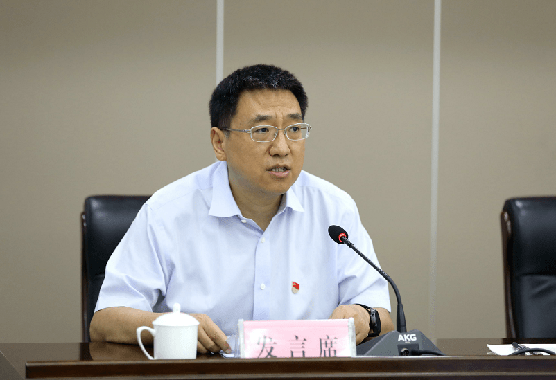 河南大学副校长孙君健以《学习弘扬焦裕禄精神 繁荣发展哲学社会科学