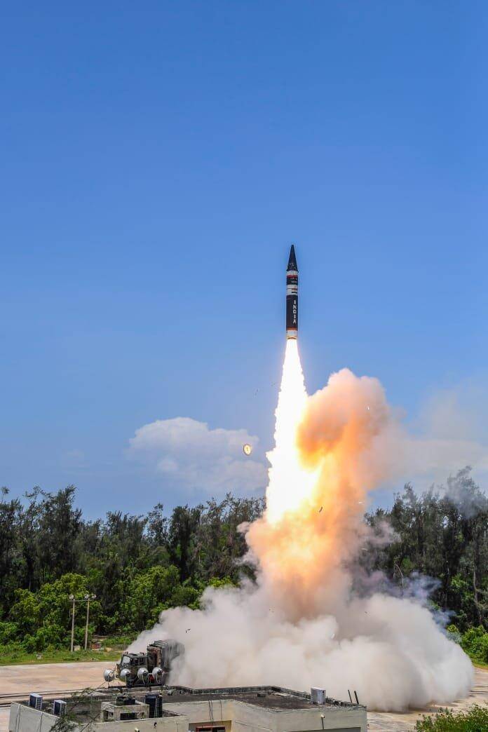 印度试射烈火p中程弹道导弹 可携带核弹头