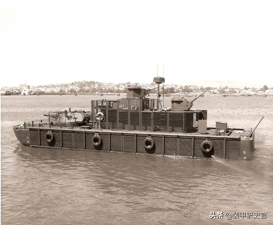 越战美军浅水炮舰,号称内河"战列舰",编制11人