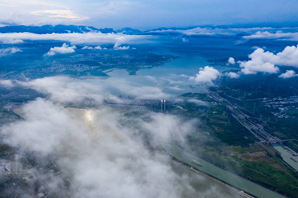 来源|湖北宜昌：雨后三峡云雾缭绕 美不胜收