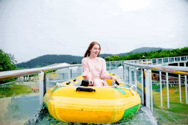 九曲十八弯,360°双层环形盘旋 与树比高,穿越树梢  0 4 七彩滑道