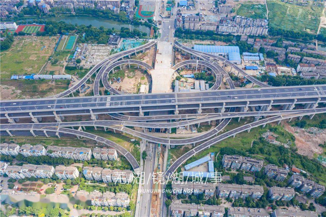 最新航拍芜湖市中心一超大规模高架正全面建设中通车时间可能就在这
