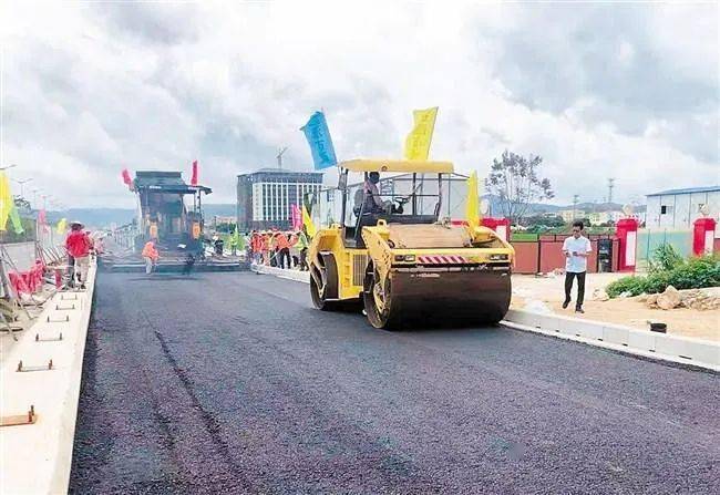 潮南峡新公路非机动车道建设工程正加紧施工