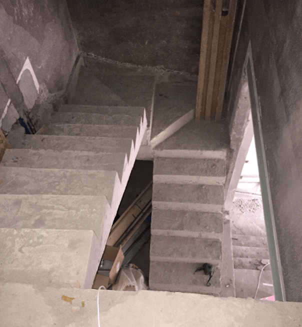 双跑楼梯的基础和玻璃栏杆的做法有哪几种?