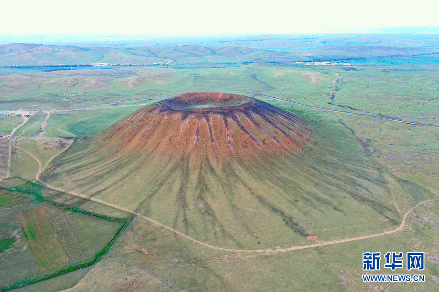 乌兰哈达火山地质公园位于内蒙古自治区乌兰察布市察哈尔右翼后旗