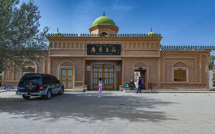 "库车王府"位于新疆库车市老城区,是1759年清朝乾隆皇帝为表彰当地