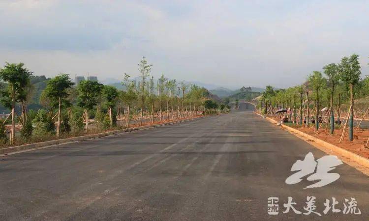 新区路网首期建设两条道路,一条是三环南路(宝南路至白须三组路段)