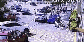 事故骇人的车祸你永远不知道下一秒生活给你带来的是惊喜还是惊吓