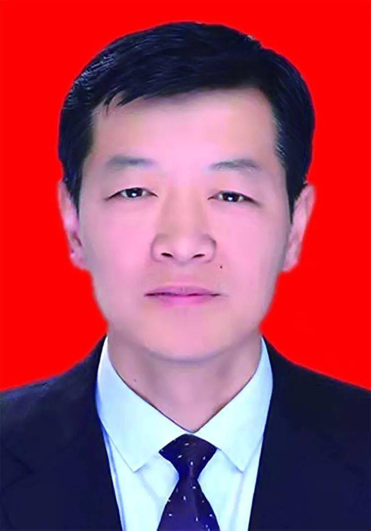 薛丞忠 男,汉族,1979年5月出生,中共党员,甘肃靖远人,出生地甘肃靖远