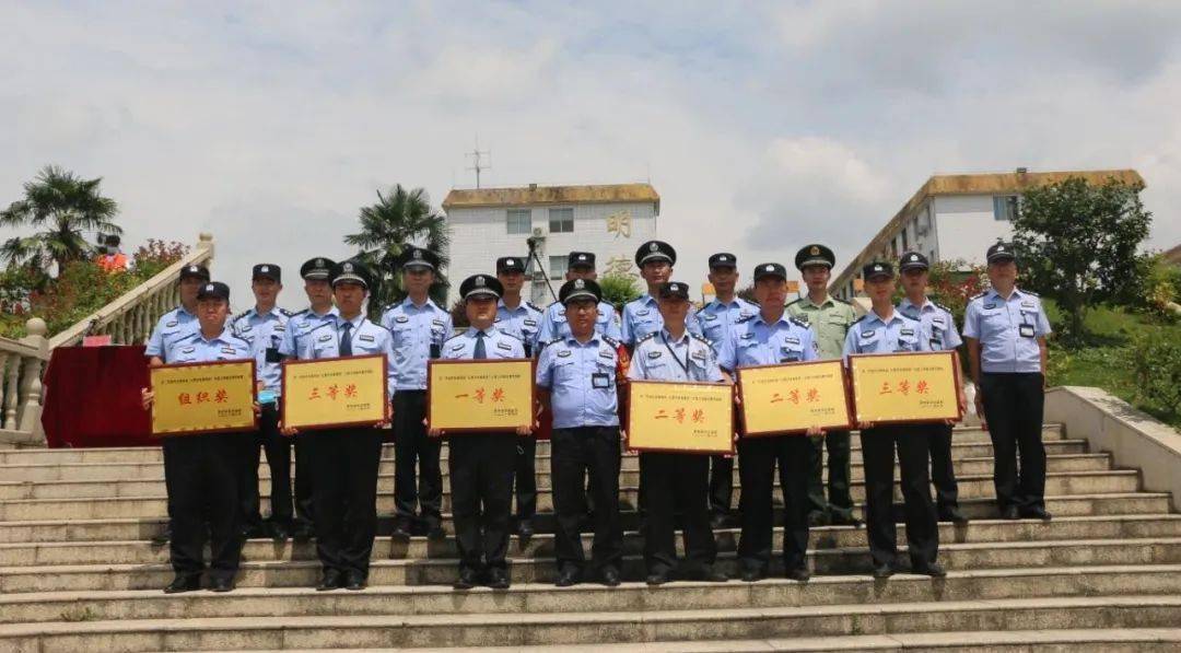 起舞悦心以文化人忠庄监狱组织罪犯举行大型舞蹈比赛