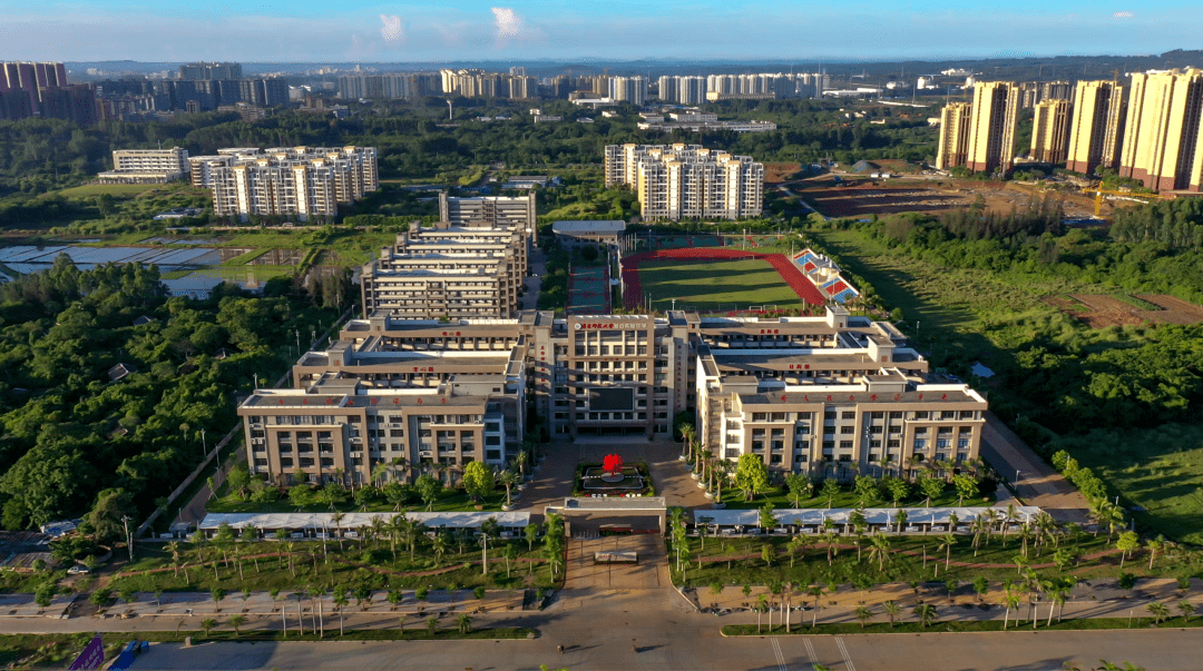 成功引进华东师范大学澄迈实验中学,海南中学美伦校区,微城未来学校