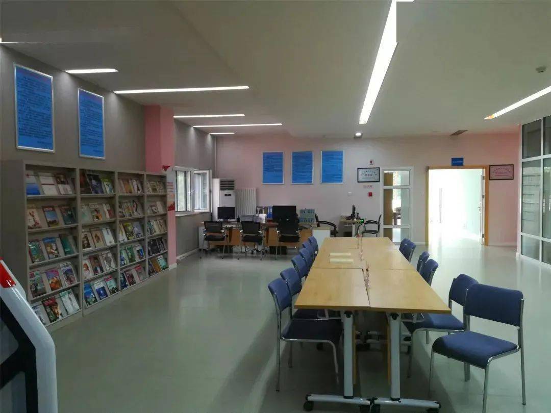 目前,所有活动室均已实现向居民免费开放. 周一至周五 08:30-17:30