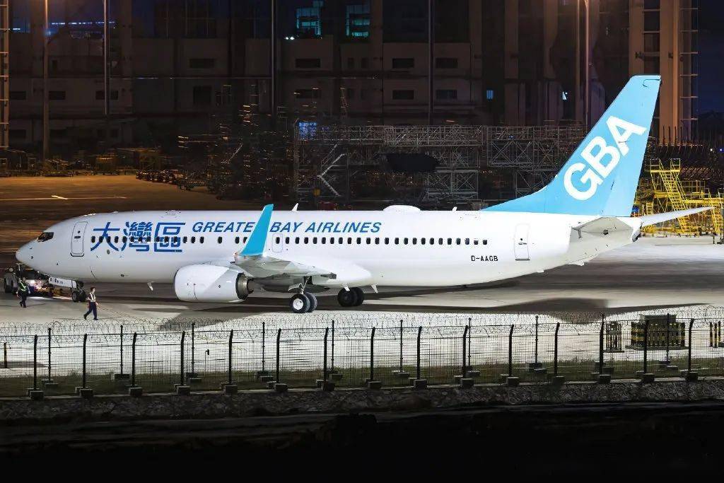 大湾区航空greater bay airlines机队首架飞机b737-800亮相,临时注册