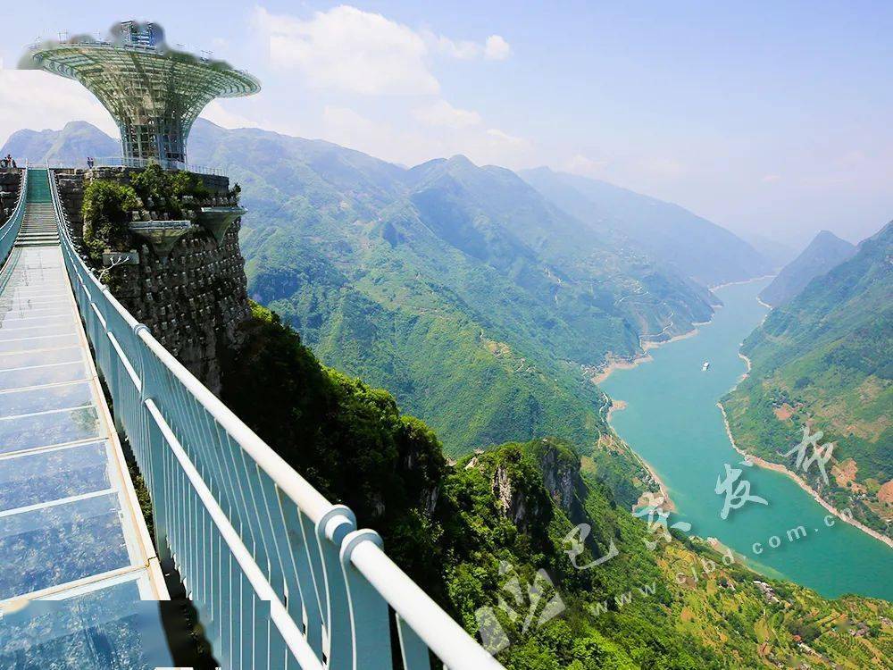 6分钟登顶巫峡口景区索道今日正式启运