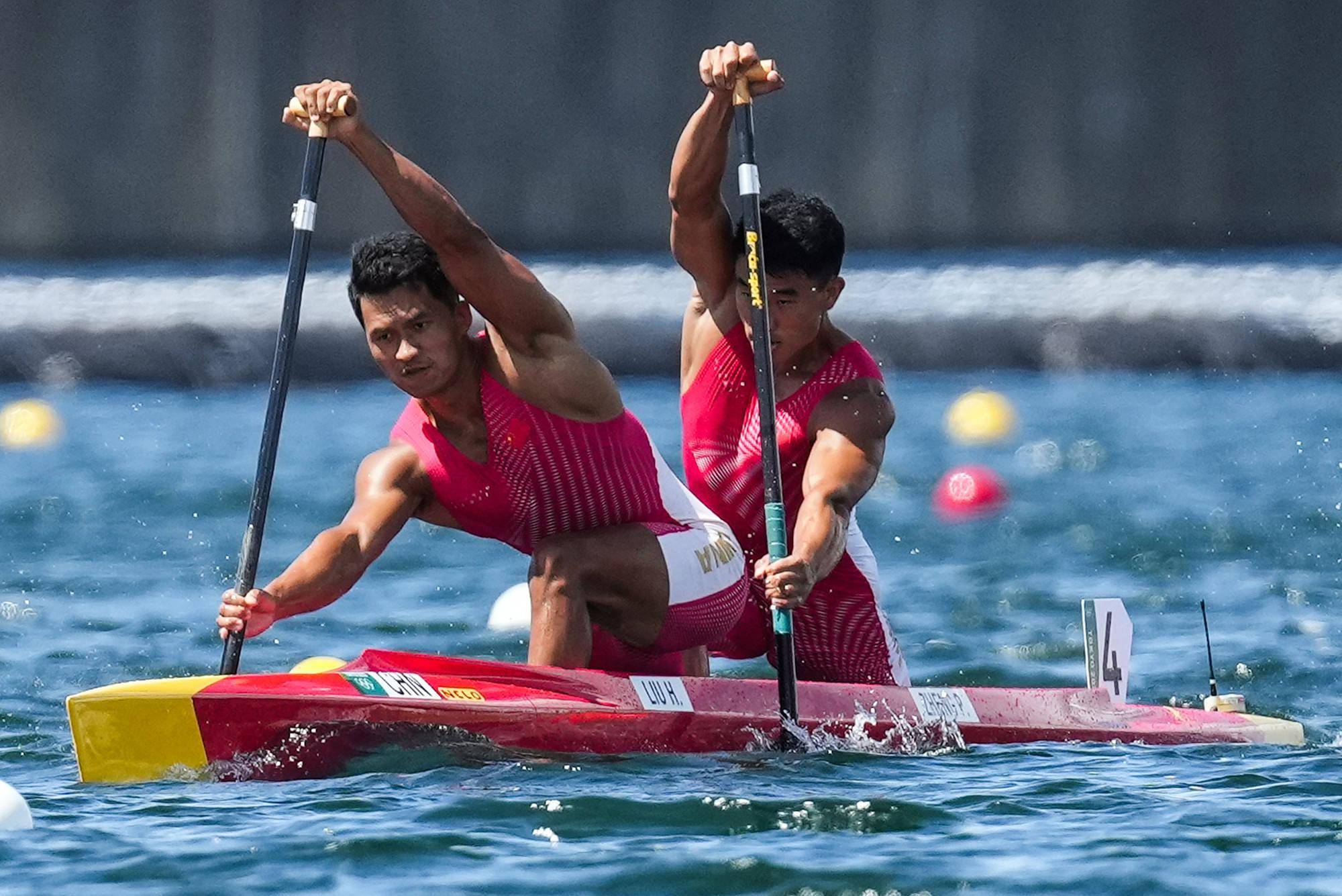 在刚刚结束的东京奥运会男子1000米双人划艇半决赛中,中国组合刘浩