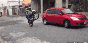 突如其来的骚,闪了她的腰!