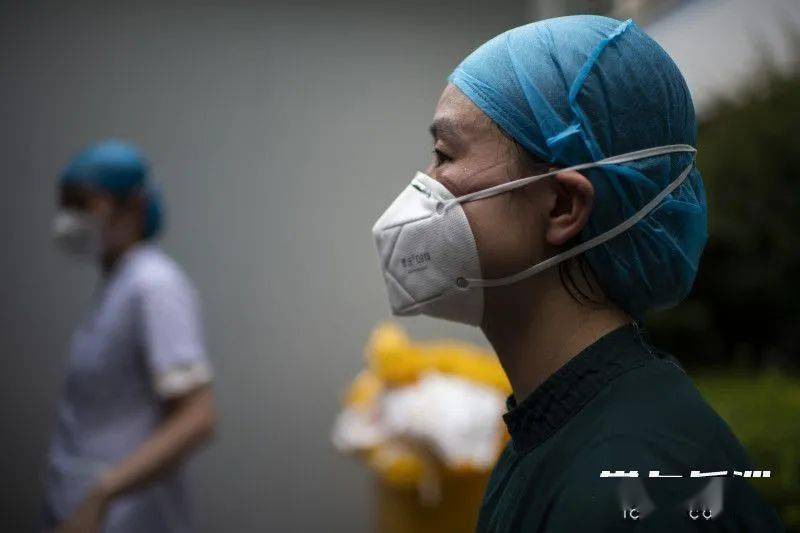 我为群众办实事(56)丨高温之下,白衣天使坚守核酸检测