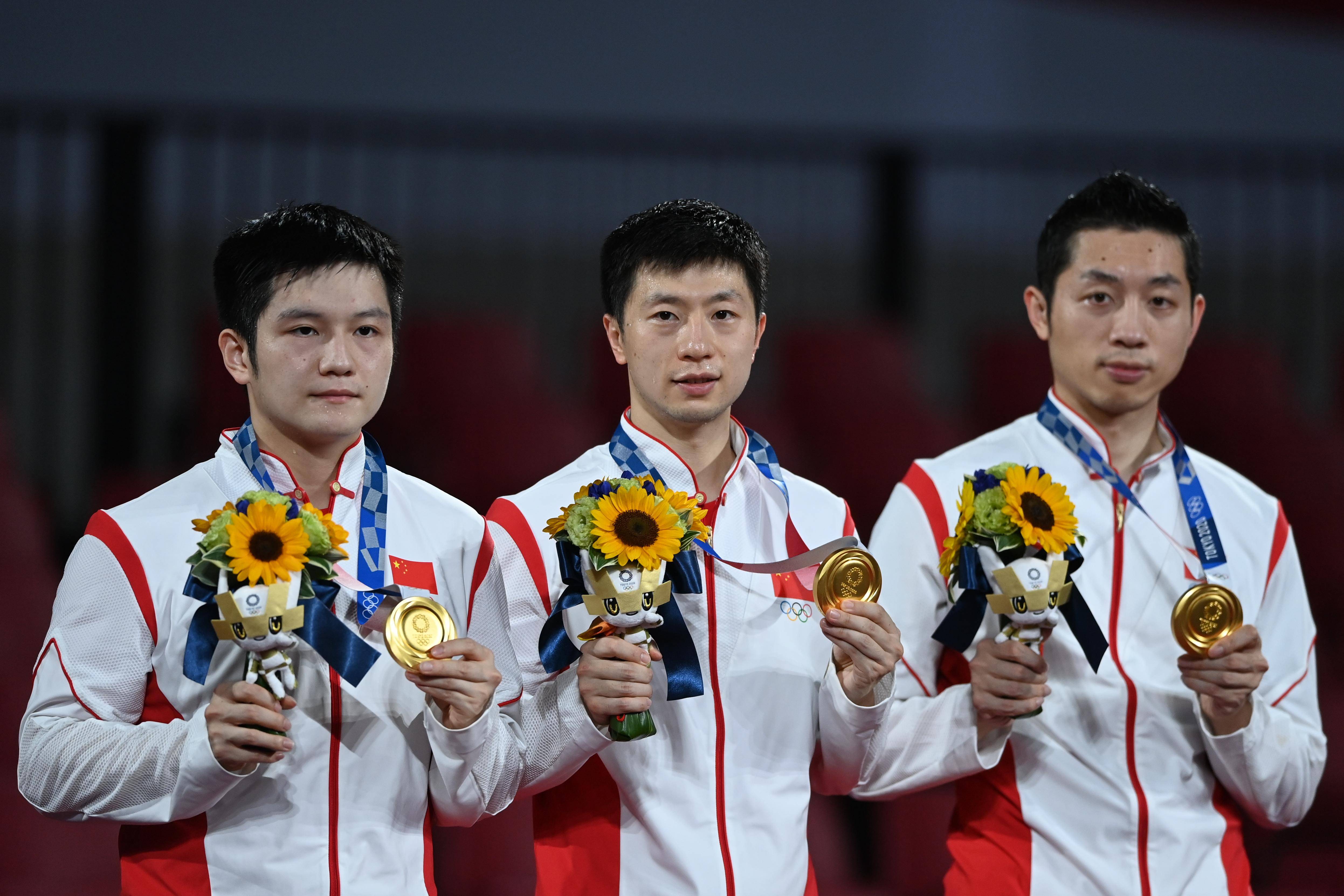当日,在东京奥运会乒乓球男子团体决赛中,中国队以3比0的总比分战胜