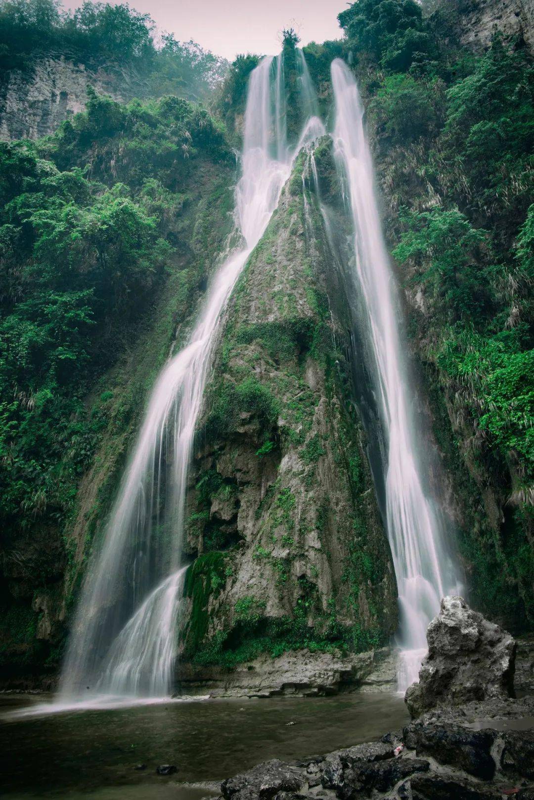 排市滴水崖景区