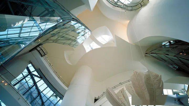 毕尔巴鄂古根海姆博物馆 |一座博物馆,盘活一座城_艺术