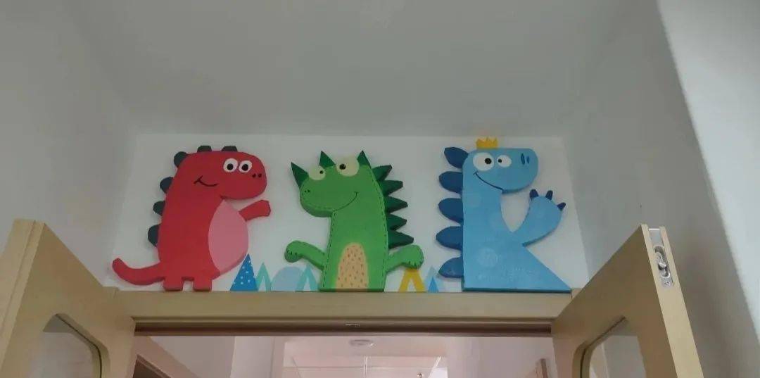 幼儿园恐龙主题环创超可爱的
