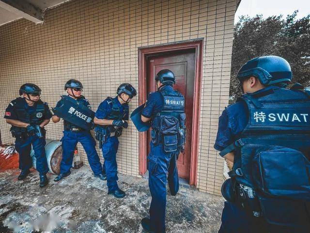 沉着冷静勇敢无畏他们是广东监狱特警队高质量男性