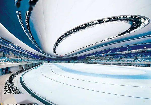 北京冬奥会标志性场馆"冰丝带"——国家速滑馆.
